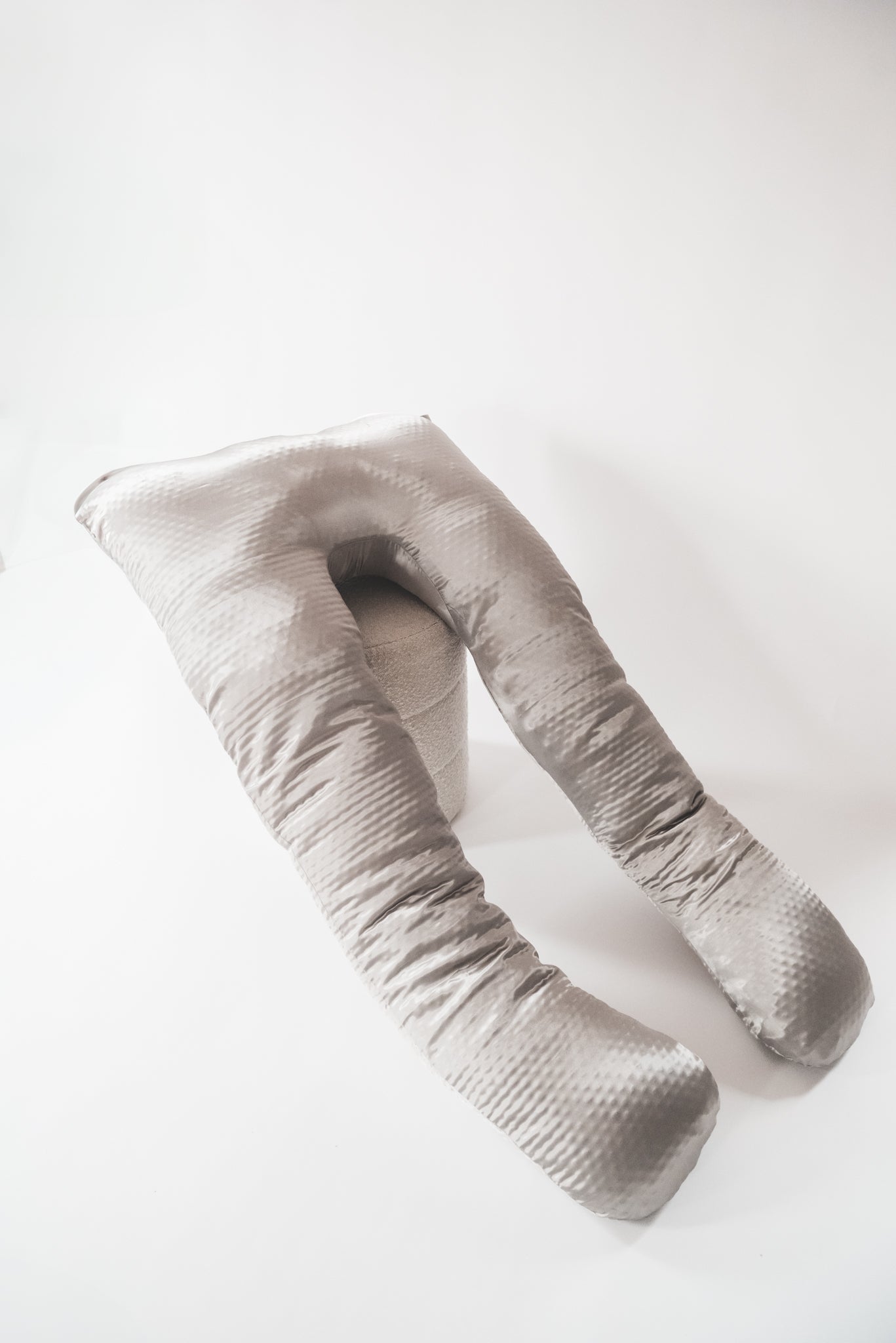 maternity pillow, silk maternity pillow, silk pillow, u shape maternity pillow, silk, cooling fabric, shredded memory foam